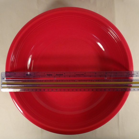 Fiestaware Scarlet Red Large Pasta Serving Bowl Spaghetti Fiesta HLC Fruit Chips - Picture 1 of 10